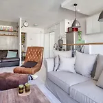 Luxurious Studio Republique Pierre Leve Free Netflix